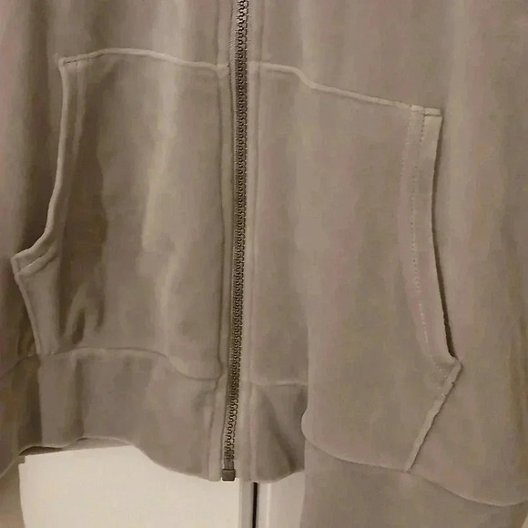 Super  soft gray hoodie - Picture 4 of 9